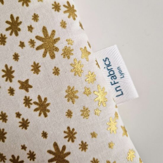 Fabrication française pour cette pochette en tissu molletonnée coton imprimé Holiday Classics rifle paper co